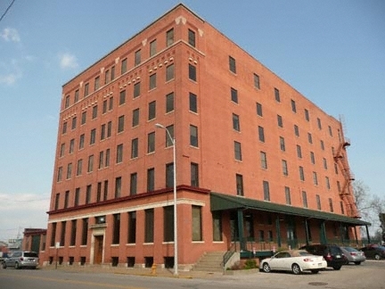 915 Main Street - Image 2623747