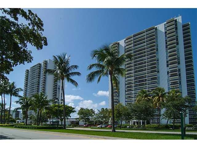 3675 N COUNTRY CLUB DR # 2502 - Image 14191176