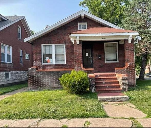 1001 VERONICA AVE - Image 17384387
