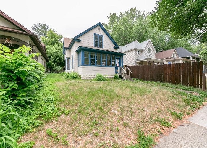 2413 THOMAS AVE N - Image 17386588