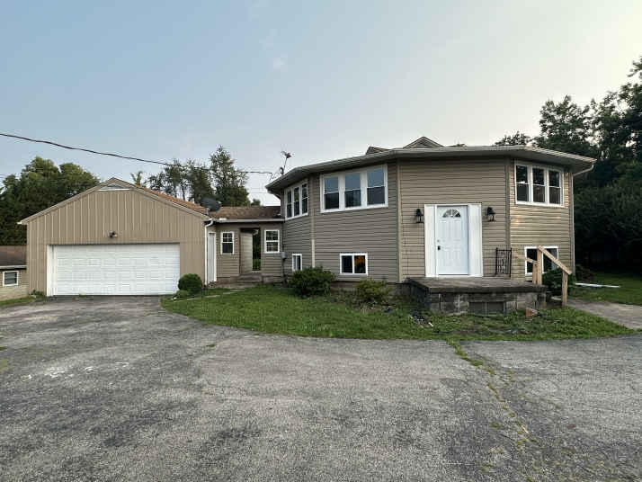 1890 Roosevelt Ave - Image 17429475