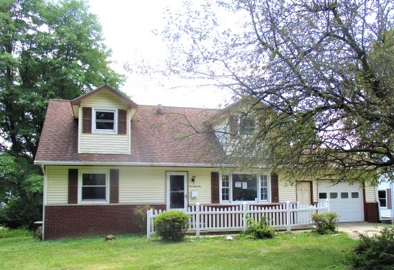 1061 E 4th St - Image 17438939