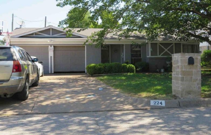 224 CHEVY CHASE DR - Image 17464645