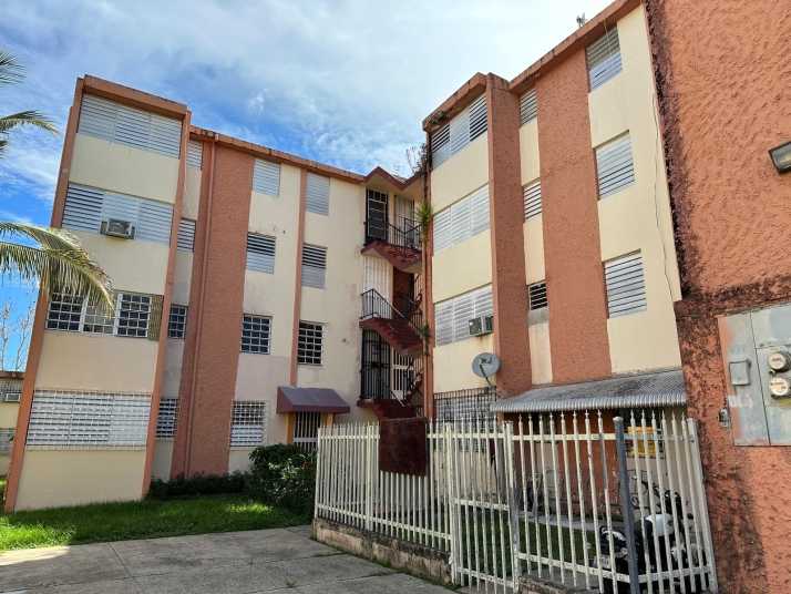 Apt D44 Los Naranjales Condo - Image 17472678