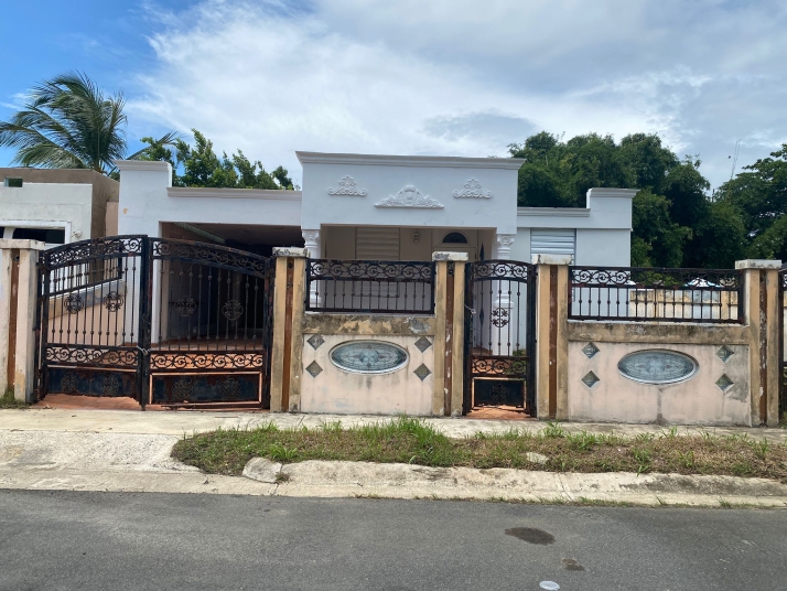 J-33 9 Street - Image 17493375