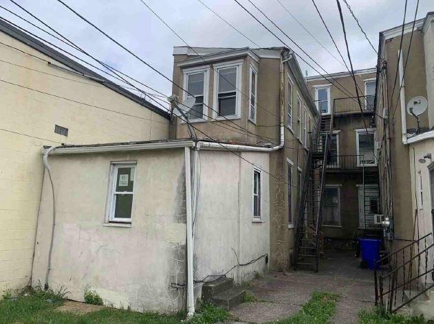 364 E HIGH ST - Image 17512982
