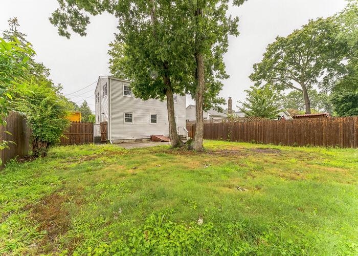 1472 2ND ST - Image 17517818