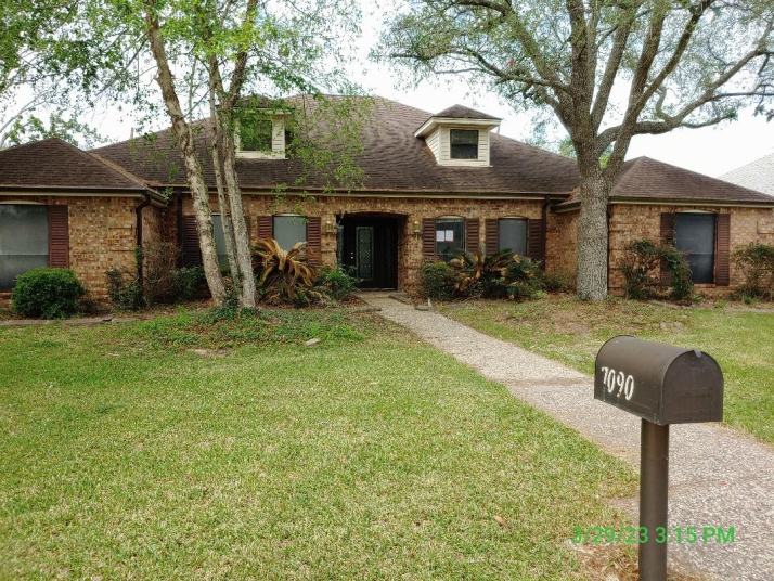 7090 Shanahan Dr - Image 17522614