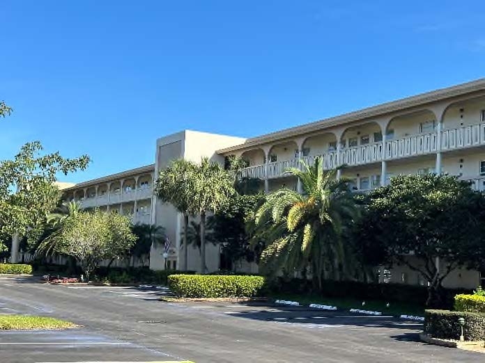 2102 Lucaya Bnd #J4 - Image 17525815