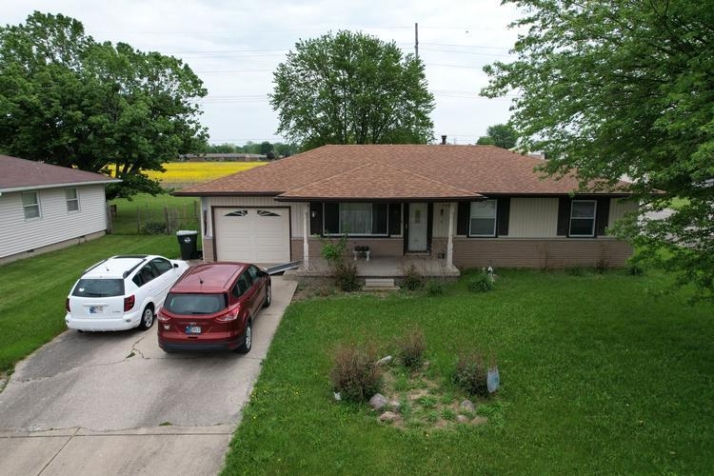 310 N AMRHEIN DR - Image 17528774