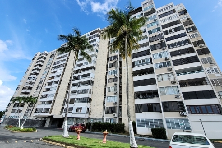 Apt 6j Cond Laguna Gardens Iv - Image 17549512