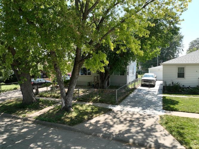 2529 AVE F - Image 17558633