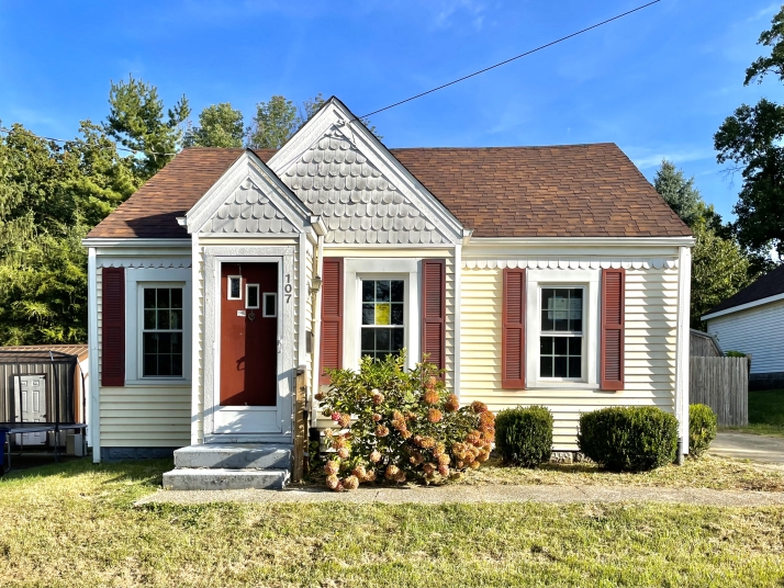 107 E Berry St - Image 17566992