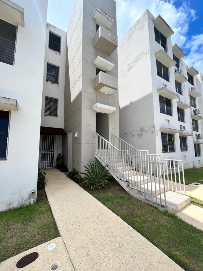 Apt L2-201 Balcones De Carolina - Image 17568408