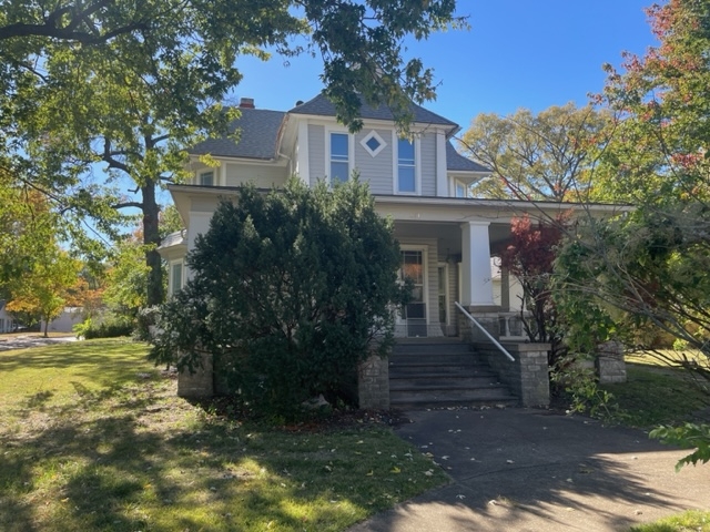 221 E 9th Street - Image 17577625