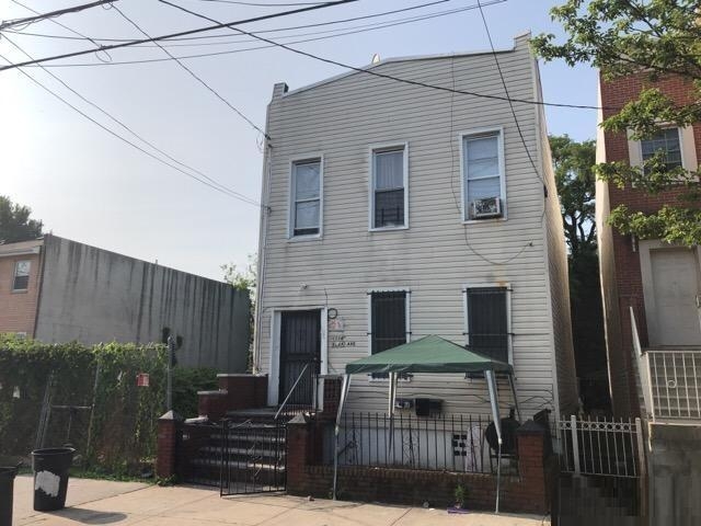 1114 Blake Ave - Image 17578822