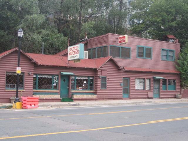 1025 Manitou Ave