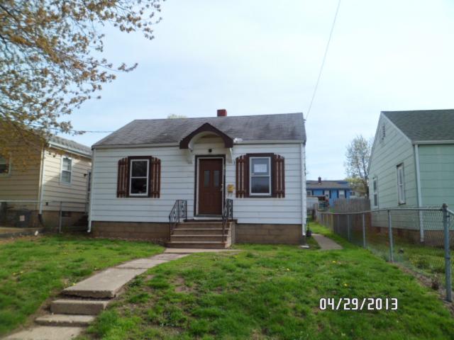 2412 W Wiswall St