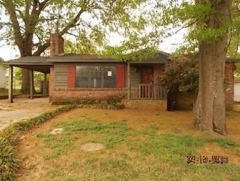 1013 Carolyn St