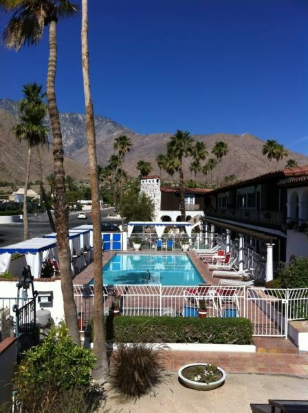 2300-2330 N. Palm Canyon