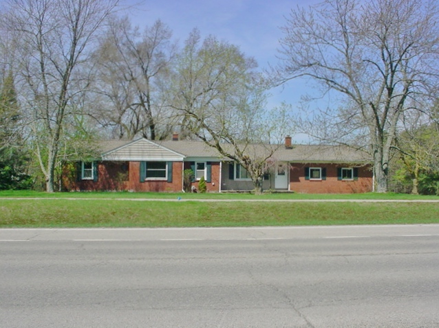 836 Joslyn Rd