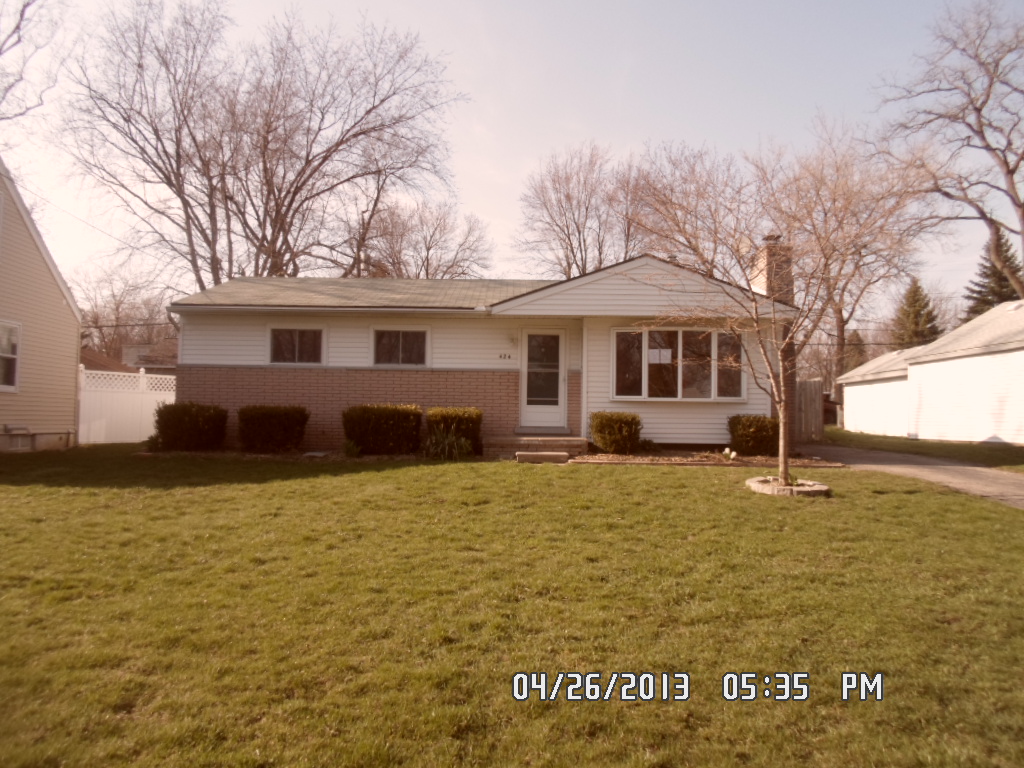 424 Lakeside Dr