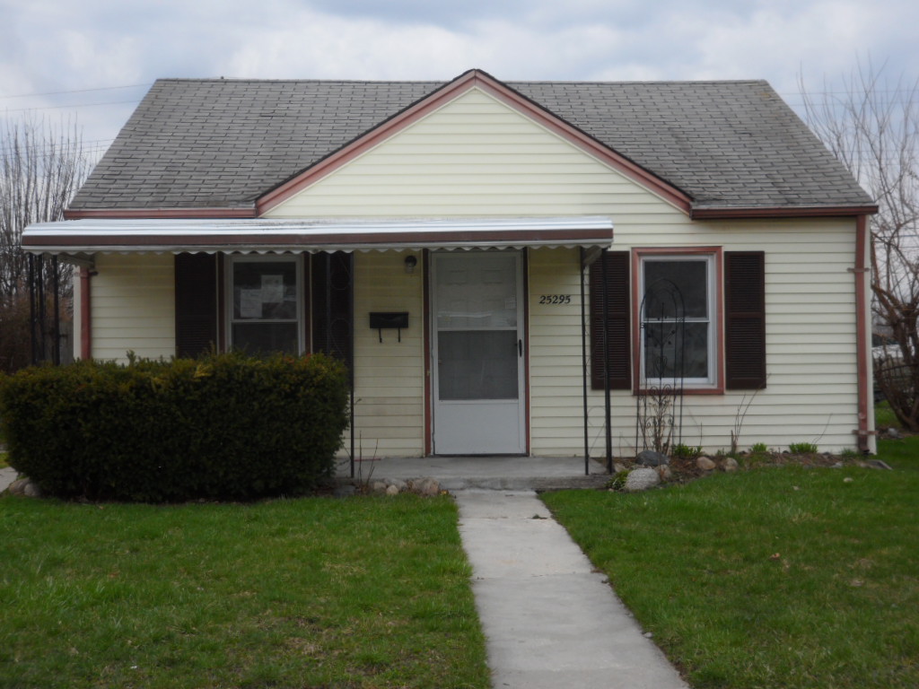 25295 Leach