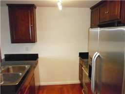 2512 E Madison St Apt 203