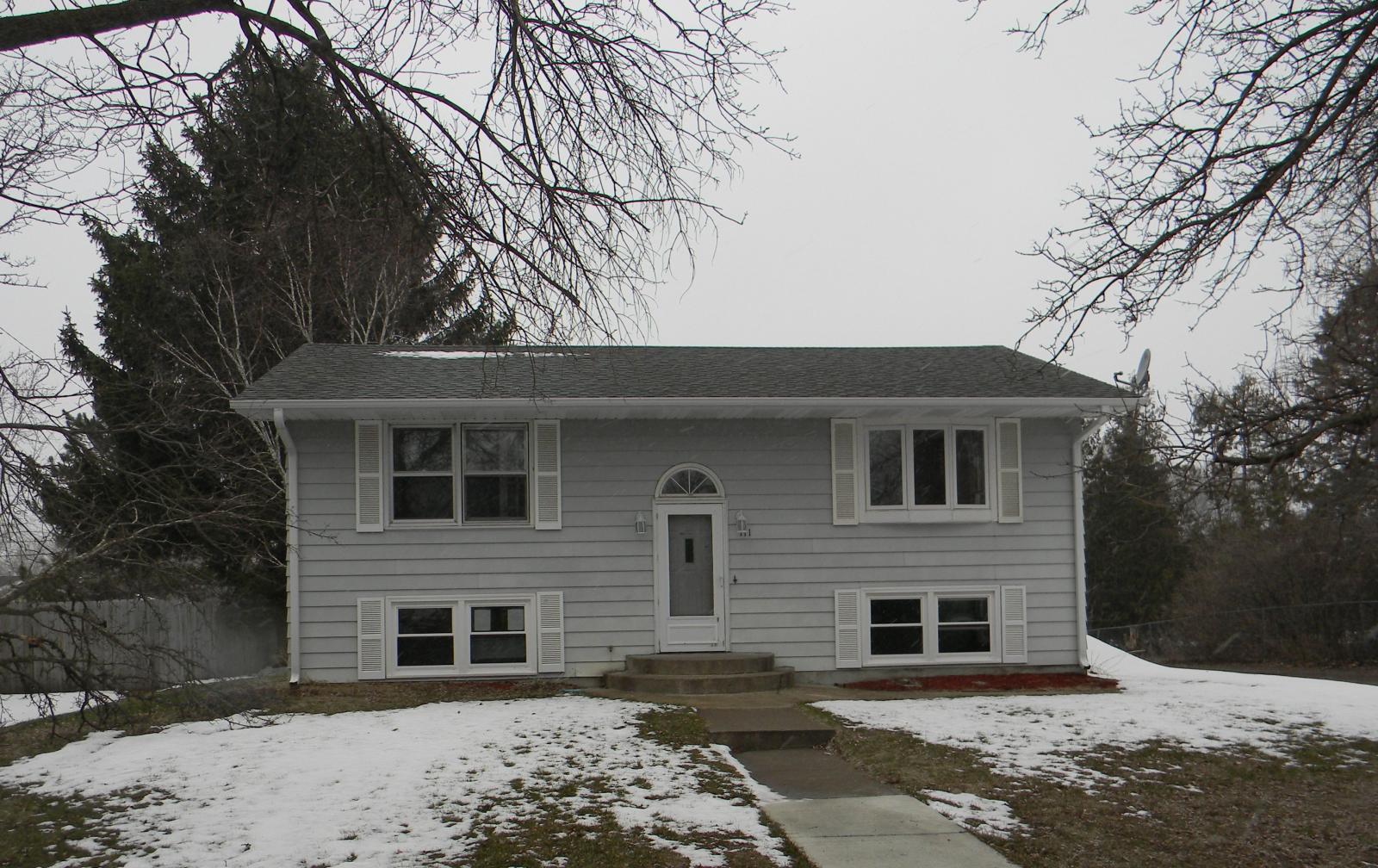 111 4th Ave S