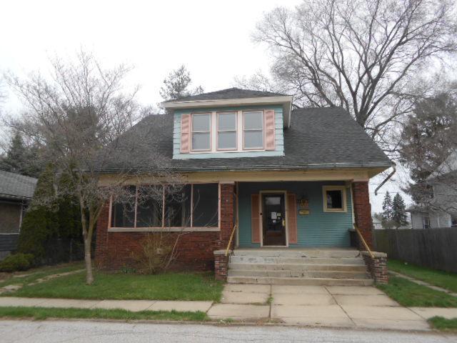 613 E Maple Ave