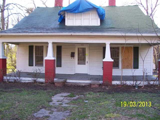 711 Hawkins Ave