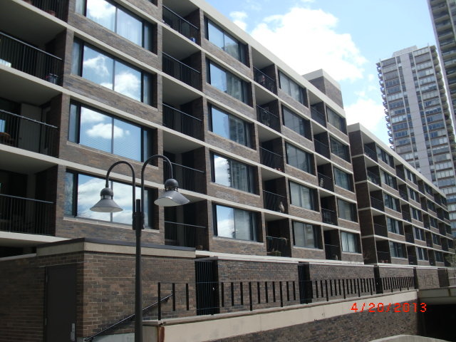 1555 N Sandburg Ter # Apt612