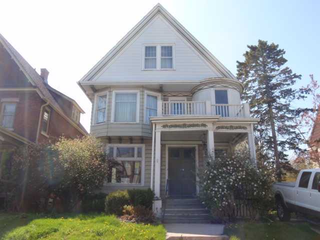 2571 N Maryland Ave