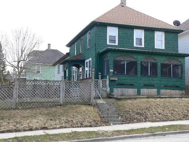 1005 Clara Ave