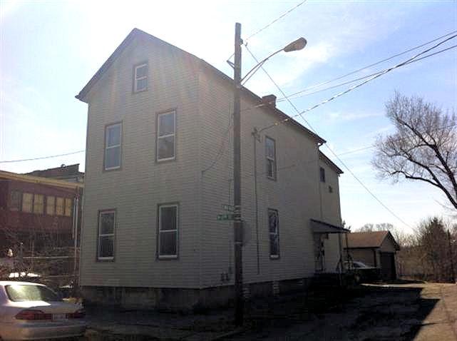 11 W 68th St