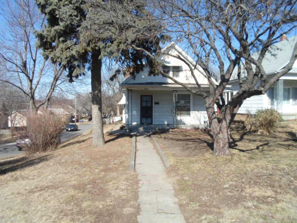 2301 Mitchell Ave