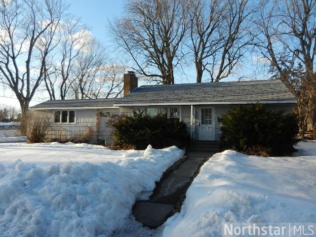 1627 Hollywood Ct