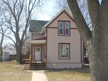 932 Elm St
