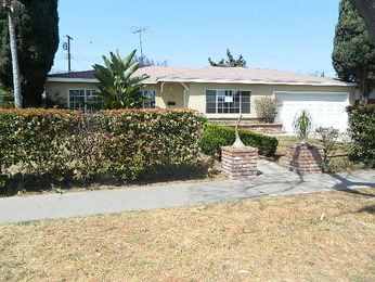 853 E Beverly Place