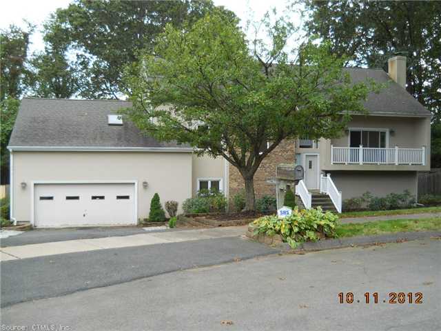 92 Farm Brook Ct