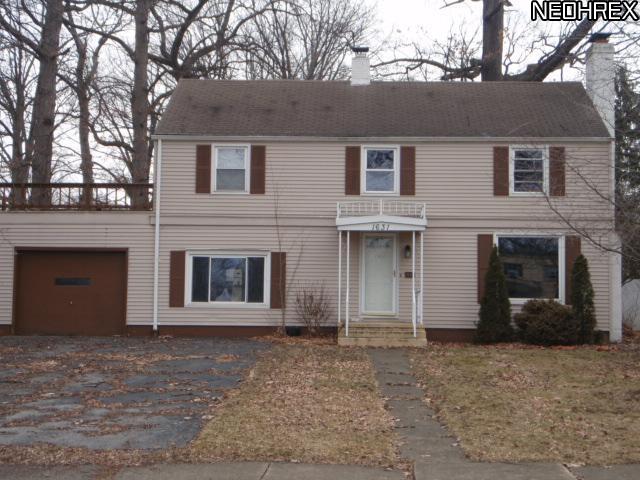 1631 Sunset Dr Ne