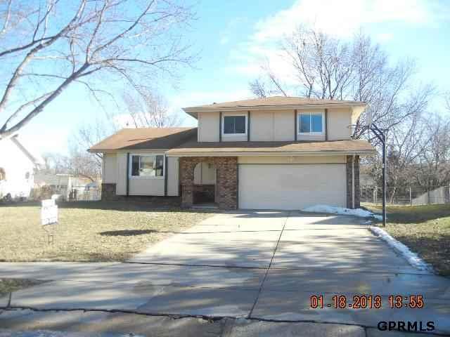 1127 Sally St