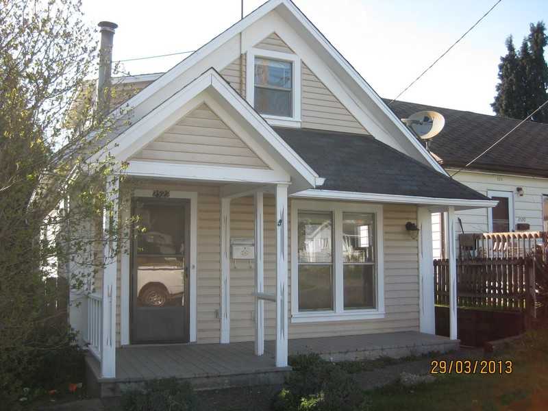 2522 Harrison Ave
