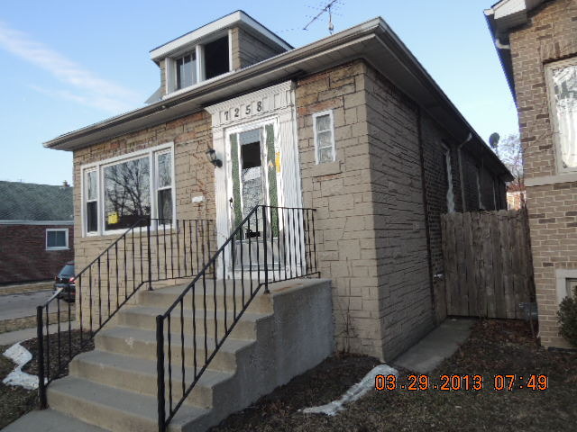 7258 S Maplewood Ave