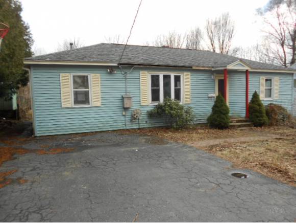 185 Woodbury Rd