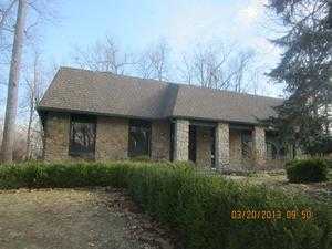 1323 Hickory Ln