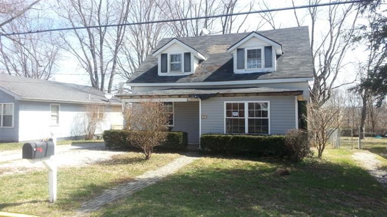 166 Mary St