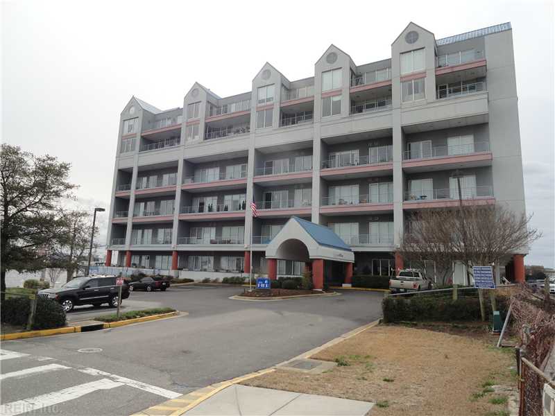 40 Rader St Apt 207