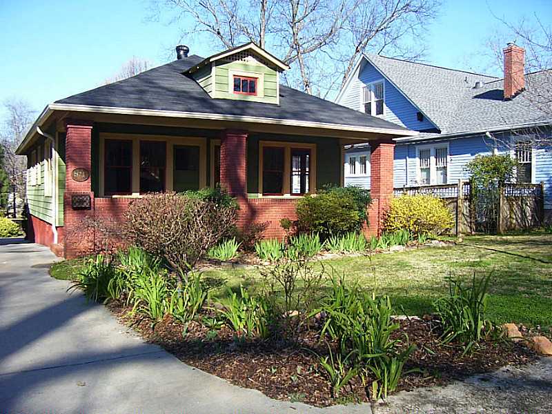 871 Woodland Ave Se