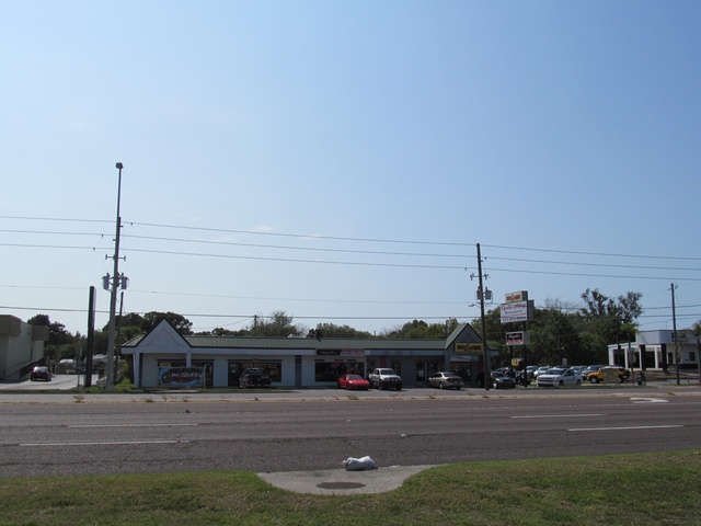 6833 US Hwy 19